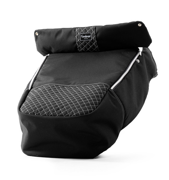 Emmaljunga 2023 fotsack De Luxe crystal black