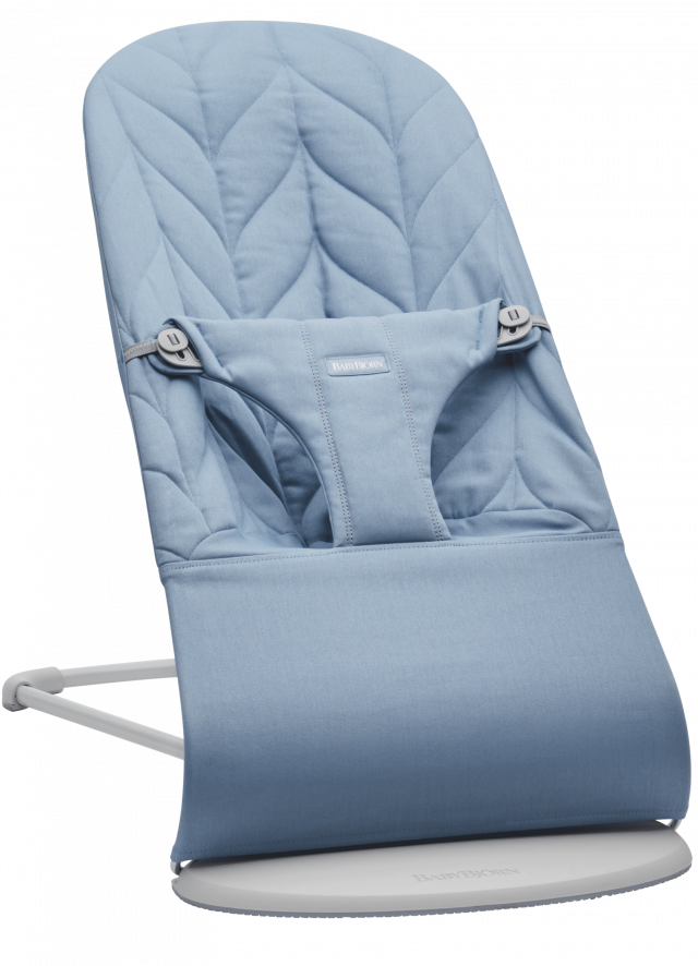 Babybjörn babysitter bliss vävd bladmönstrad quilt blå