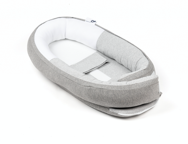 Doomoo babynest randig grå