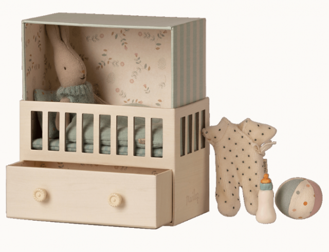 Maileg baby room med micro kanin blå