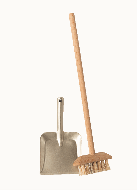 Maileg broom set 