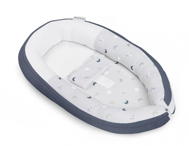 Doomoo babynest måne blå/grå