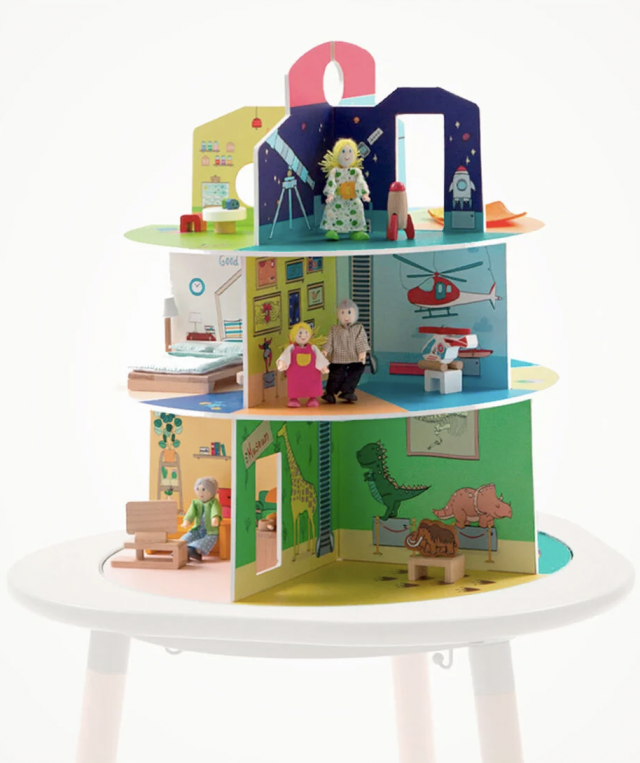 Stokke MuTables trähus doll house (Beställningsvara)